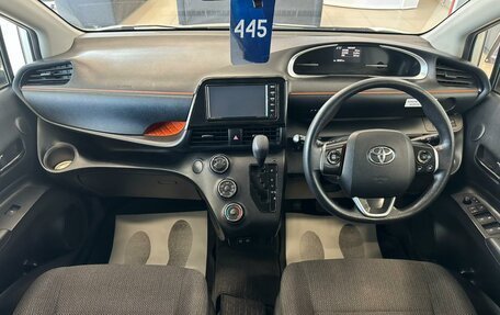 Toyota Sienta II, 2019 год, 1 569 000 рублей, 16 фотография
