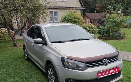 Volkswagen Polo VI (EU Market), 2011 год, 650 000 рублей, 2 фотография