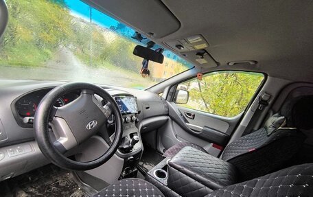 Hyundai H-1 II рестайлинг, 2011 год, 1 600 000 рублей, 3 фотография