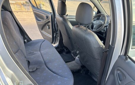 Toyota Yaris I рестайлинг, 2002 год, 259 000 рублей, 10 фотография