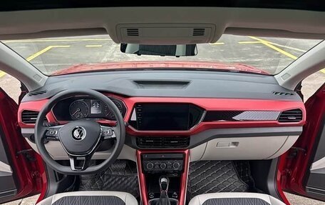 Volkswagen T-Cross I, 2021 год, 1 335 000 рублей, 9 фотография