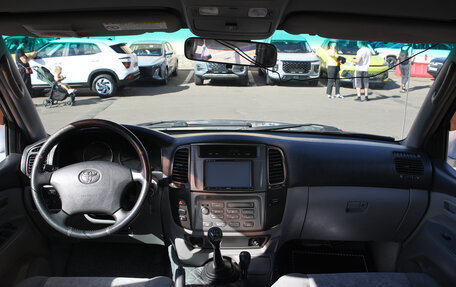 Toyota Land Cruiser 100 рестайлинг 2, 2006 год, 2 590 000 рублей, 5 фотография