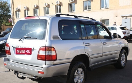 Toyota Land Cruiser 100 рестайлинг 2, 2006 год, 2 590 000 рублей, 2 фотография