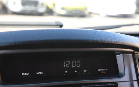 Toyota Land Cruiser 100 рестайлинг 2, 2006 год, 2 590 000 рублей, 8 фотография