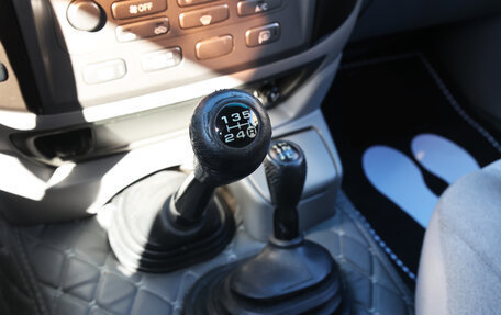 Toyota Land Cruiser 100 рестайлинг 2, 2006 год, 2 590 000 рублей, 10 фотография