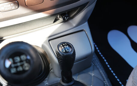 Toyota Land Cruiser 100 рестайлинг 2, 2006 год, 2 590 000 рублей, 11 фотография