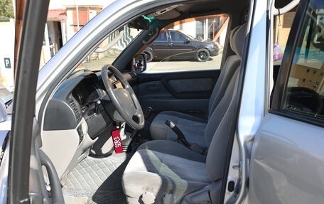 Toyota Land Cruiser 100 рестайлинг 2, 2006 год, 2 590 000 рублей, 15 фотография