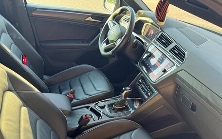 Volkswagen Tiguan II, 2021 год, 4 100 000 рублей, 3 фотография