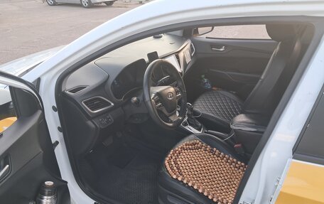 Hyundai Solaris II рестайлинг, 2017 год, 720 000 рублей, 6 фотография