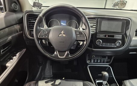 Mitsubishi Outlander III рестайлинг 3, 2019 год, 1 919 000 рублей, 8 фотография