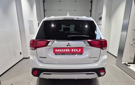 Mitsubishi Outlander III рестайлинг 3, 2019 год, 1 919 000 рублей, 5 фотография