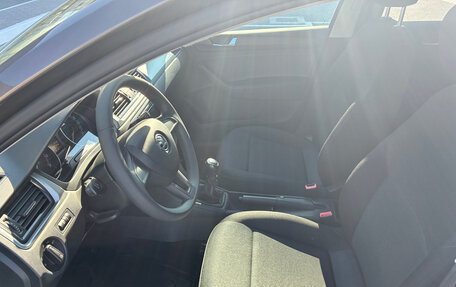 Skoda Rapid I, 2019 год, 1 300 000 рублей, 11 фотография