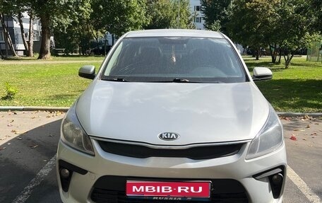 KIA Rio IV, 2018 год, 955 000 рублей, 1 фотография