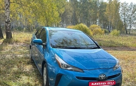 Toyota Prius IV XW50, 2019 год, 1 700 000 рублей, 6 фотография