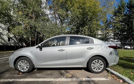 KIA Rio IV, 2018 год, 955 000 рублей, 3 фотография