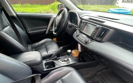 Toyota RAV4, 2016 год, 2 320 000 рублей, 7 фотография