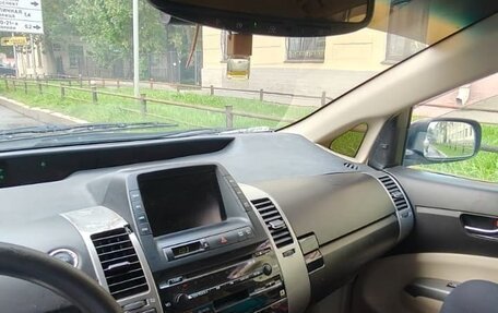 Toyota Prius, 2005 год, 550 000 рублей, 3 фотография