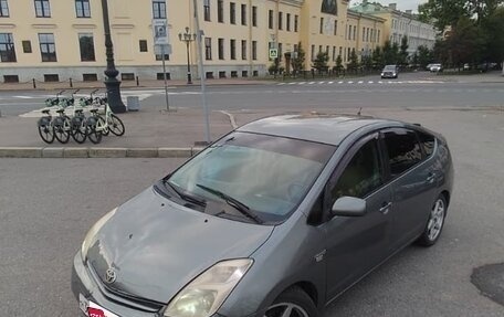 Toyota Prius, 2005 год, 550 000 рублей, 4 фотография