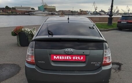 Toyota Prius, 2005 год, 550 000 рублей, 6 фотография