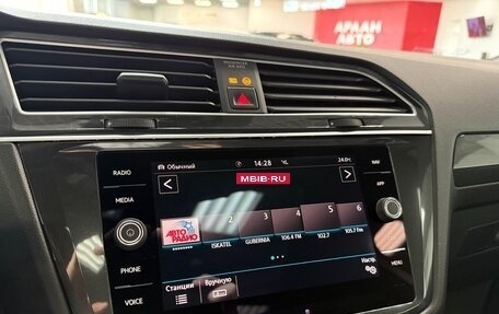 Volkswagen Tiguan II, 2018 год, 2 890 000 рублей, 14 фотография
