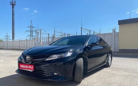 Toyota Camry, 2020 год, 3 000 000 рублей, 1 фотография