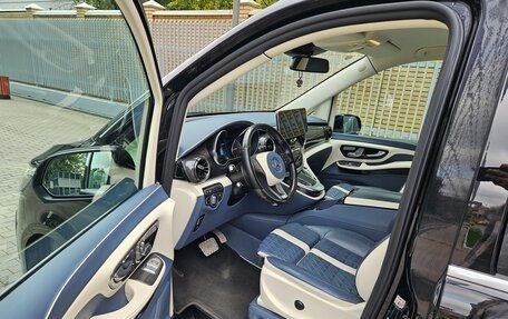 Mercedes-Benz V-Класс, 2023 год, 22 000 000 рублей, 5 фотография