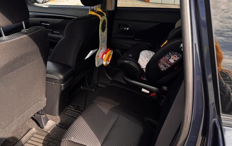 Mitsubishi Outlander III рестайлинг 3, 2019 год, 2 100 000 рублей, 7 фотография