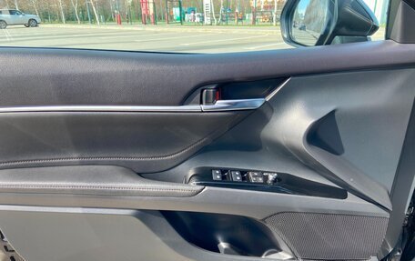 Toyota Camry, 2020 год, 3 000 000 рублей, 14 фотография
