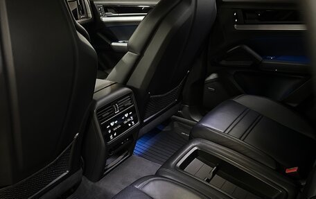 Porsche Cayenne III, 2023 год, 16 500 000 рублей, 9 фотография