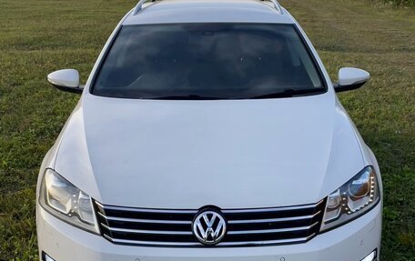 Volkswagen Passat B7, 2011 год, 1 020 000 рублей, 2 фотография