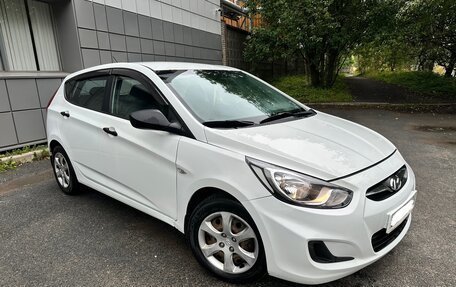 Hyundai Solaris II рестайлинг, 2013 год, 810 000 рублей, 5 фотография