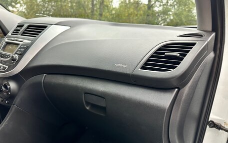 Hyundai Solaris II рестайлинг, 2013 год, 810 000 рублей, 13 фотография