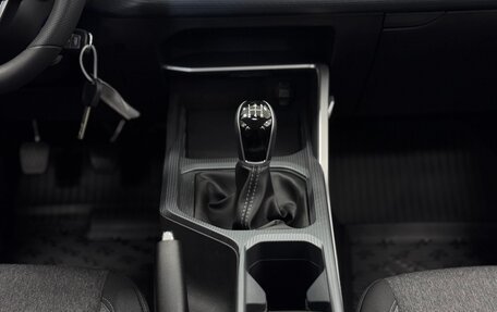 Geely Emgrand, 2025 год, 2 393 990 рублей, 21 фотография