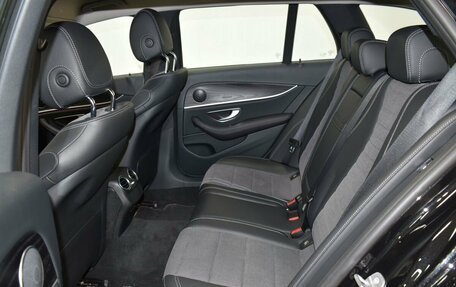 Mercedes-Benz E-Класс, 2017 год, 3 170 000 рублей, 11 фотография