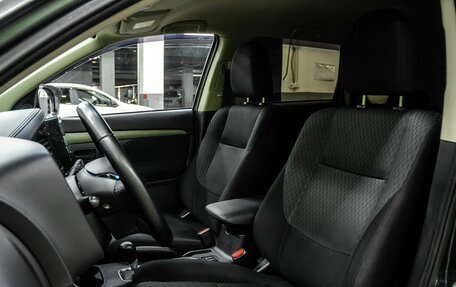 Mitsubishi Outlander III рестайлинг 3, 2015 год, 1 750 000 рублей, 12 фотография