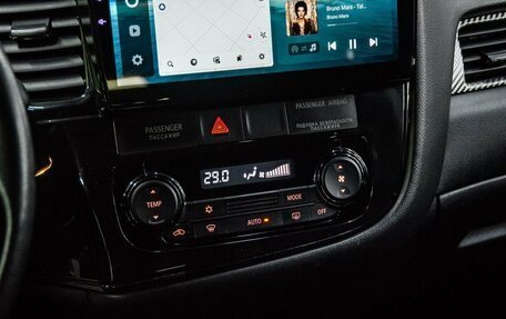 Mitsubishi Outlander III рестайлинг 3, 2015 год, 1 750 000 рублей, 19 фотография