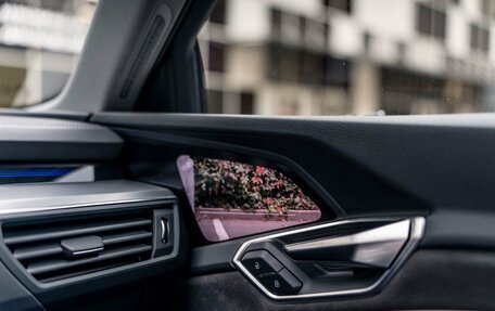 Audi e-tron I, 2019 год, 3 484 000 рублей, 8 фотография