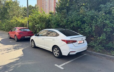Hyundai Solaris II рестайлинг, 2018 год, 800 000 рублей, 3 фотография