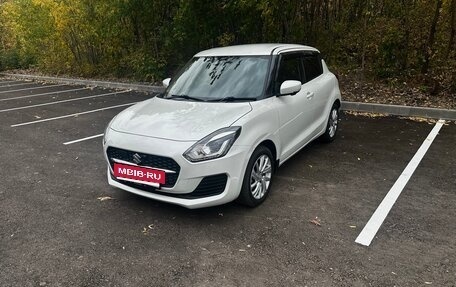 Suzuki Swift V, 2020 год, 1 390 000 рублей, 3 фотография