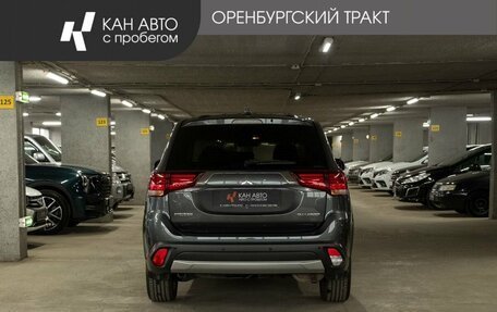 Mitsubishi Outlander III рестайлинг 3, 2018 год, 1 949 000 рублей, 4 фотография