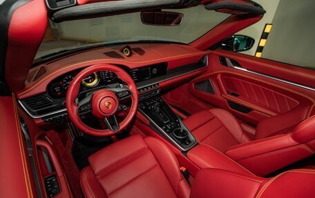 Porsche 911, 2022 год, 25 350 000 рублей, 22 фотография