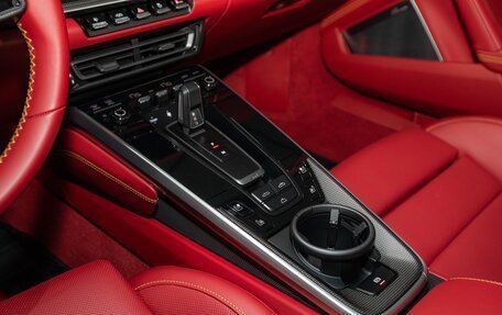 Porsche 911, 2022 год, 25 350 000 рублей, 28 фотография