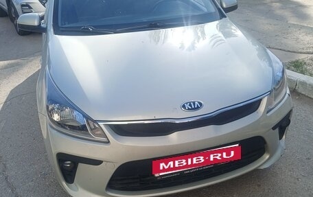 KIA Rio IV, 2018 год, 1 300 000 рублей, 4 фотография