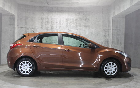 Hyundai i30 II рестайлинг, 2013 год, 925 000 рублей, 5 фотография