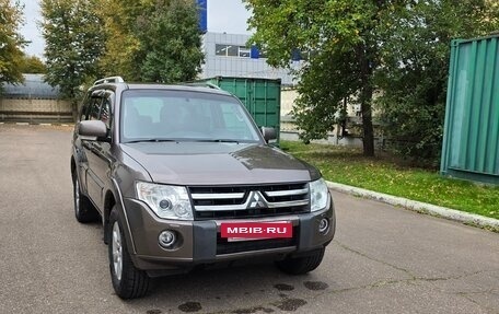 Mitsubishi Pajero IV, 2010 год, 1 930 000 рублей, 2 фотография