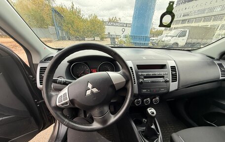 Mitsubishi Outlander III рестайлинг 3, 2011 год, 1 050 000 рублей, 10 фотография