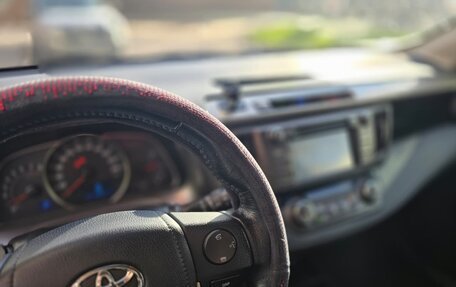 Toyota RAV4, 2014 год, 1 800 000 рублей, 4 фотография