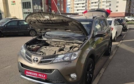 Toyota RAV4, 2014 год, 1 800 000 рублей, 15 фотография