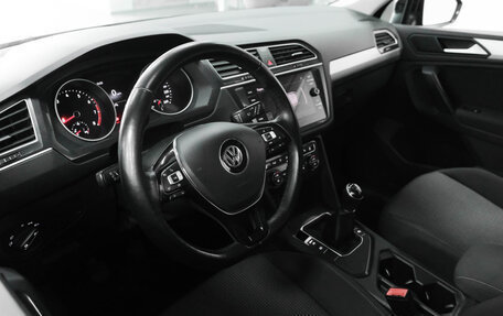 Volkswagen Tiguan II, 2019 год, 2 070 000 рублей, 19 фотография