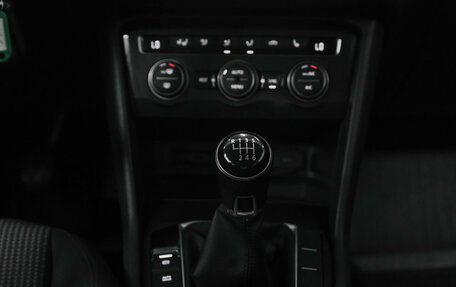 Volkswagen Tiguan II, 2019 год, 2 070 000 рублей, 15 фотография